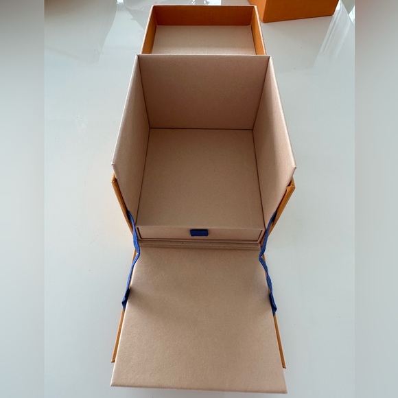 Authentic LV jewellery storage box - Picture 2 of 5